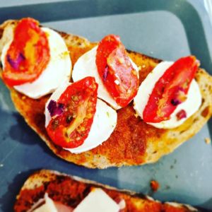 tartine-tomate-fromage-boulangerie-gauriac